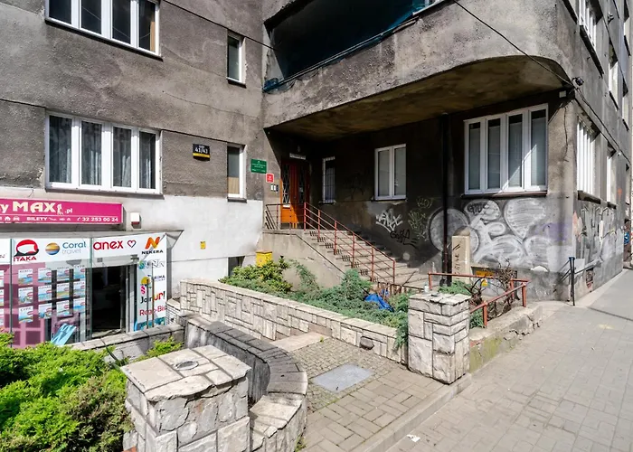 Slowackiego Modern By Bookinghost